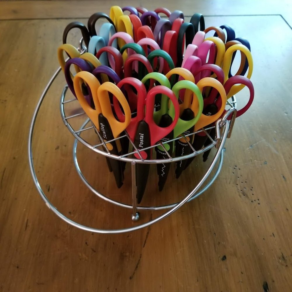 Armada Brand Decorative Scissor Set with Metal Stand / Rack, 24 Decorative Edge